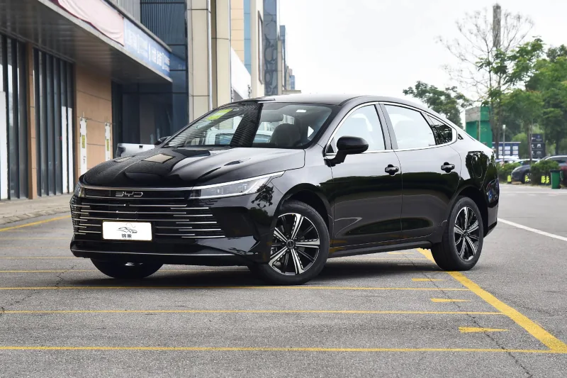 比亚迪 BYD 驱逐舰05