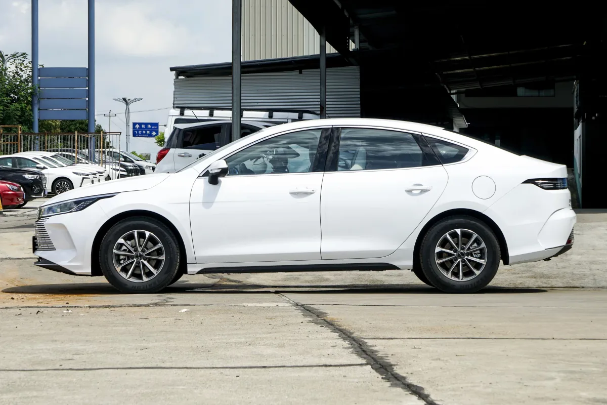 比亚迪 BYD 驱逐舰05 5