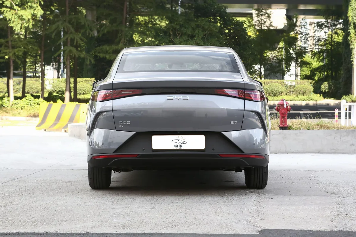 比亚迪 BYD 比亚迪 E7 6