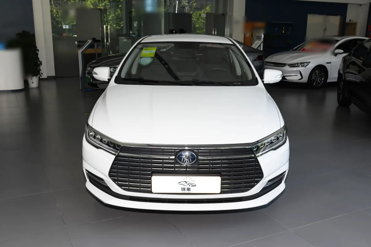 比亚迪 BYD 秦EV 2