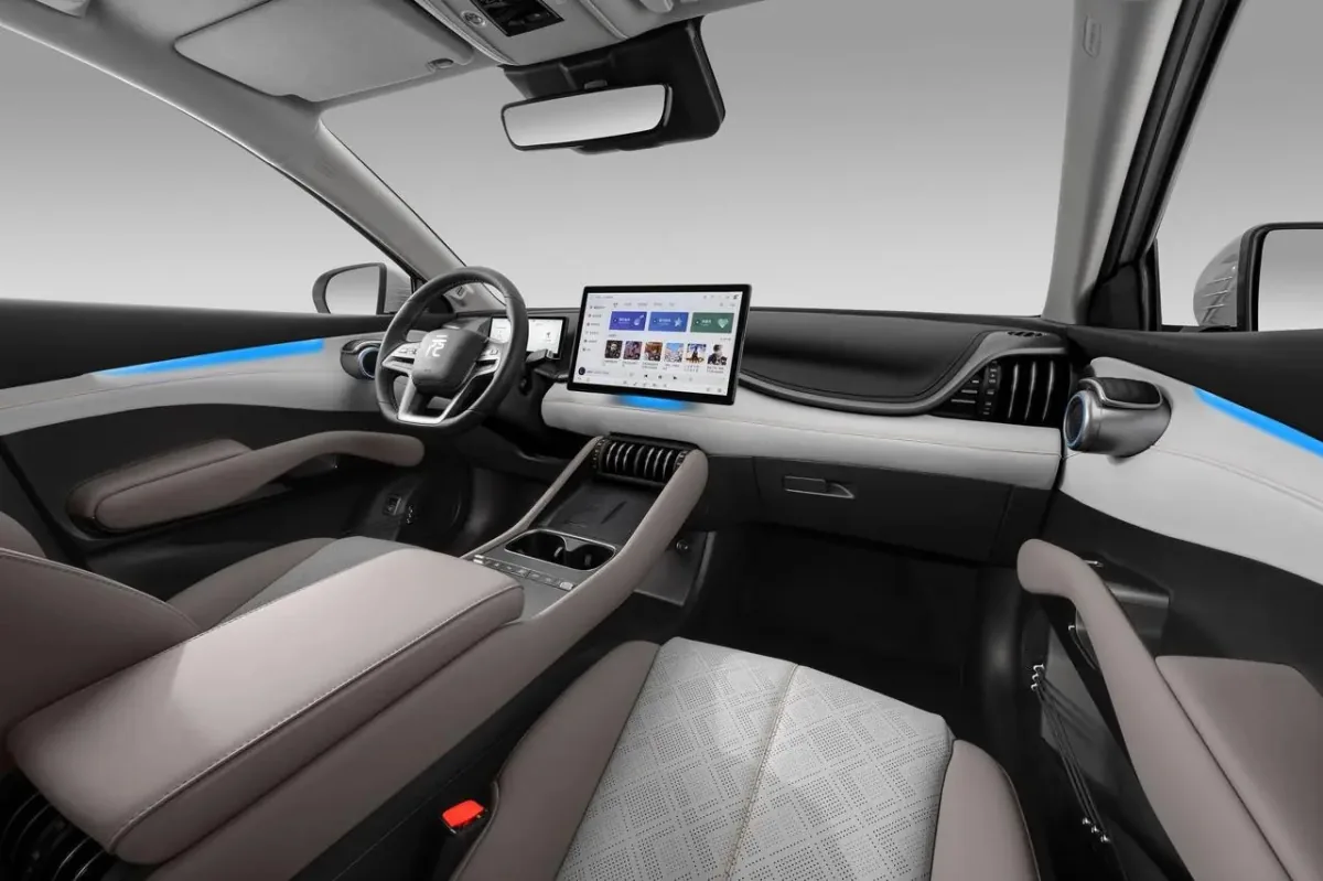 比亚迪 BYD 元PLUS 智驾版510KM超越型 7