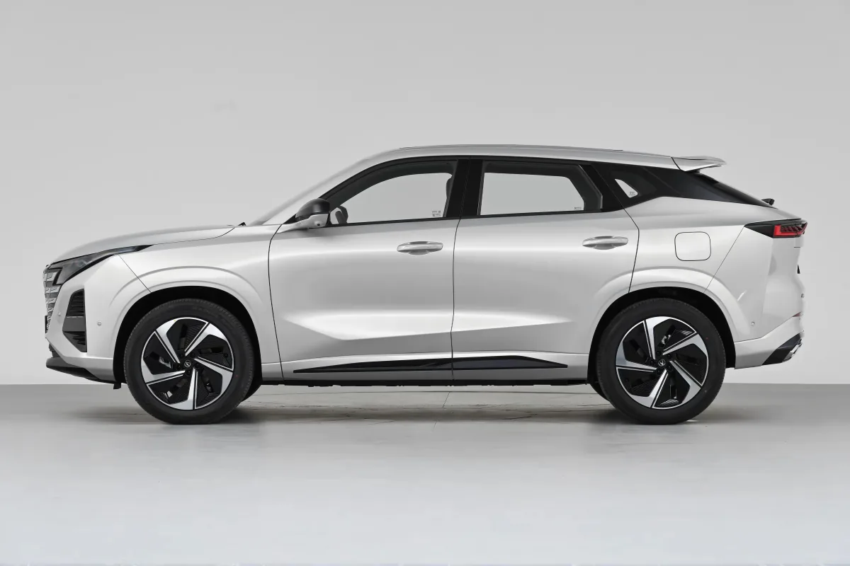 长安 Changan 2025 款 UNI-Z-PHEV 4