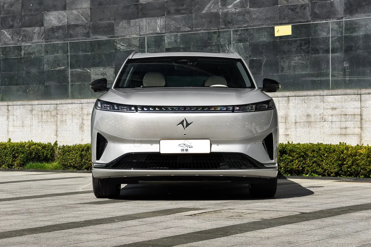 东风 Dongfeng eπ008 2