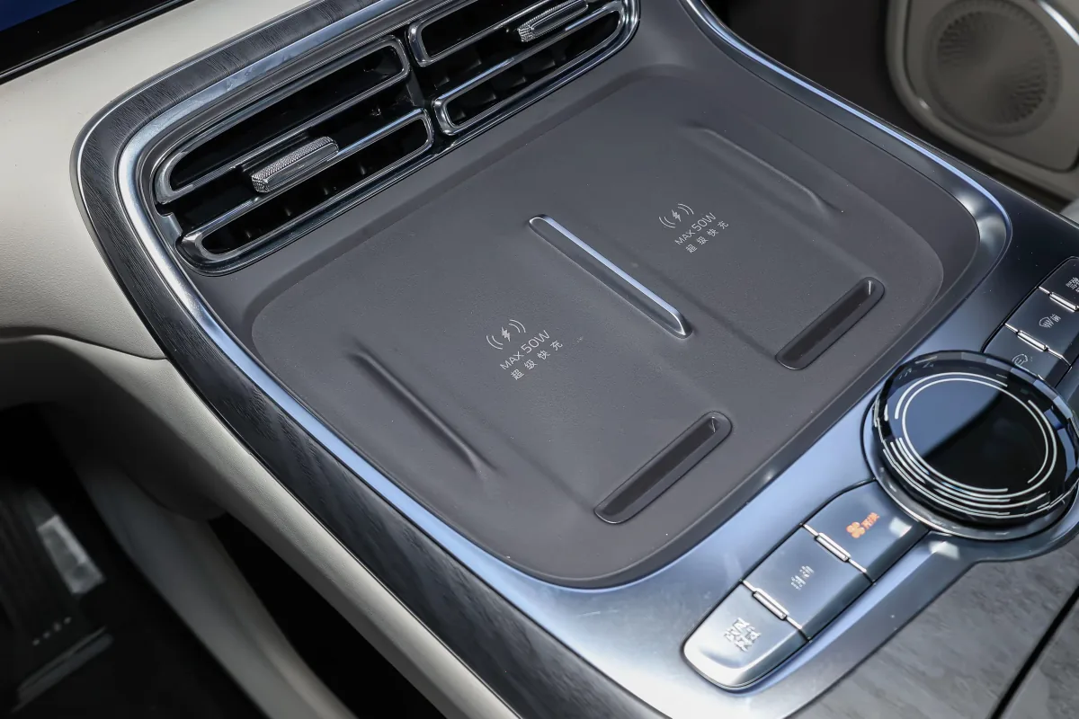 吉利 Geely 银河M9 12