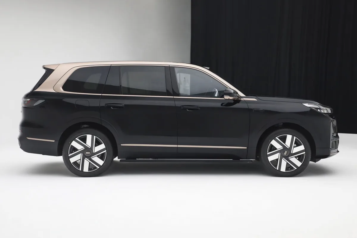 吉利 Geely 银河M9 7