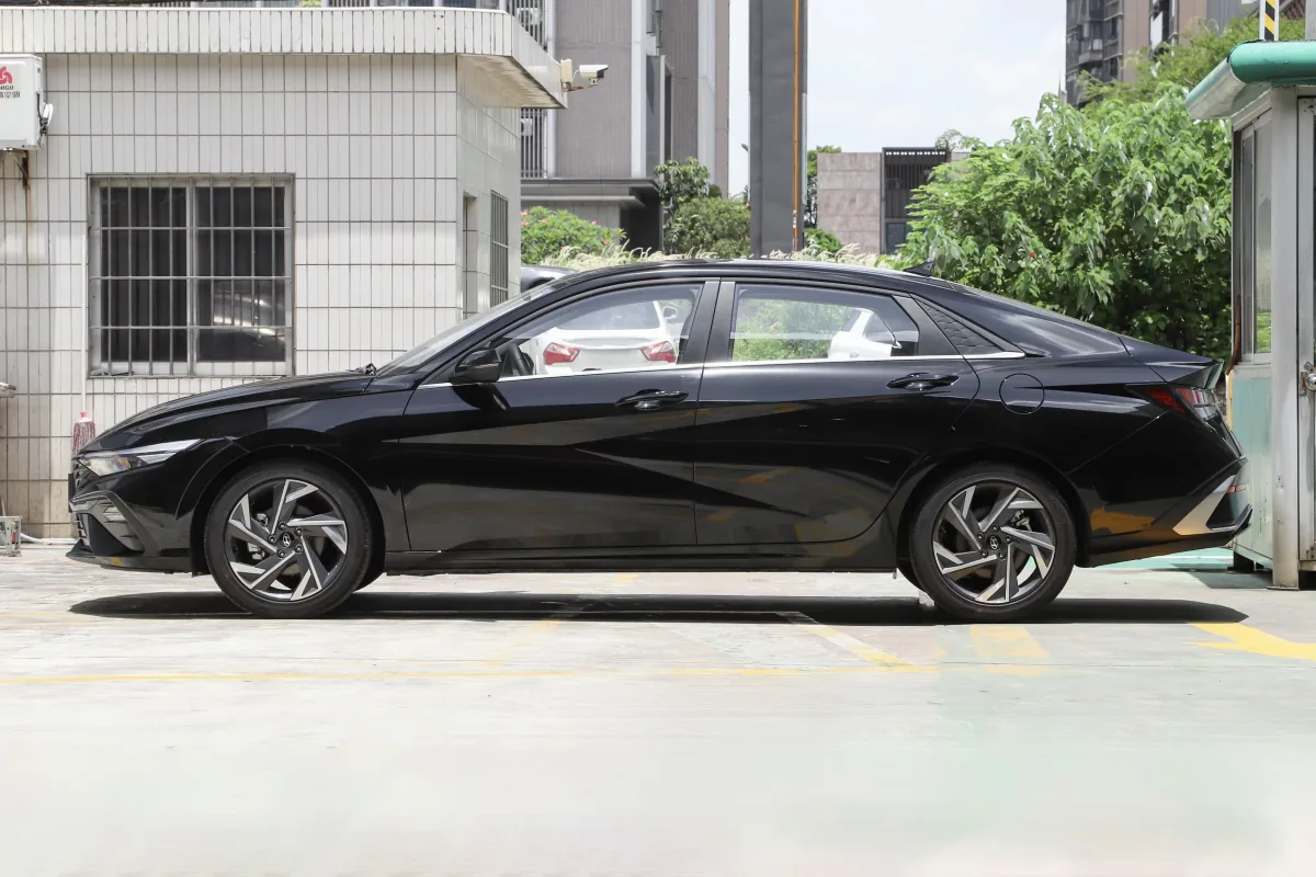 现代 Hyundai 伊兰特 17